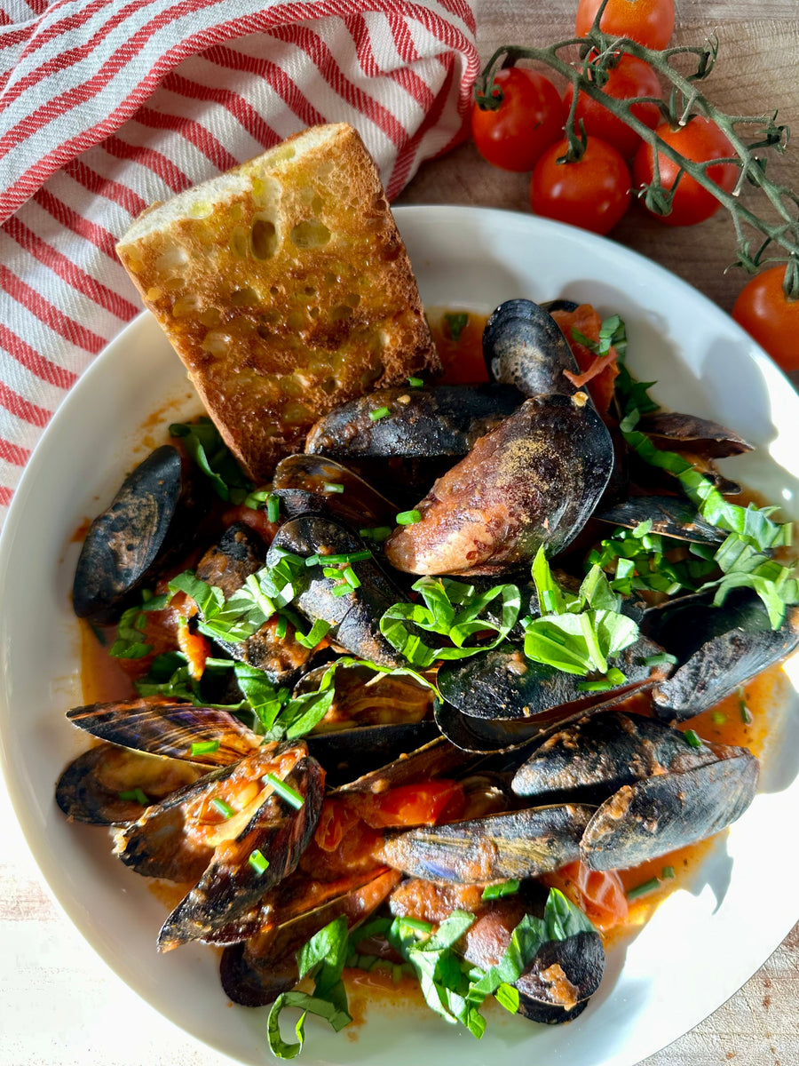 Mussels Marinara with Fresh Herbs from Lettuce Grow &ndash; Ciao Pappy